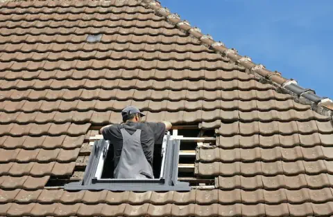 Pose de velux - Saint-Saturnin du Bois